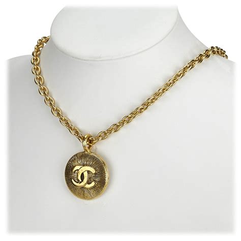 chanel gold necklace vintage.